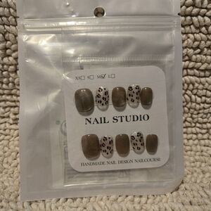 Neutral Leopard Press-On Nail Set - Brown & Ivory